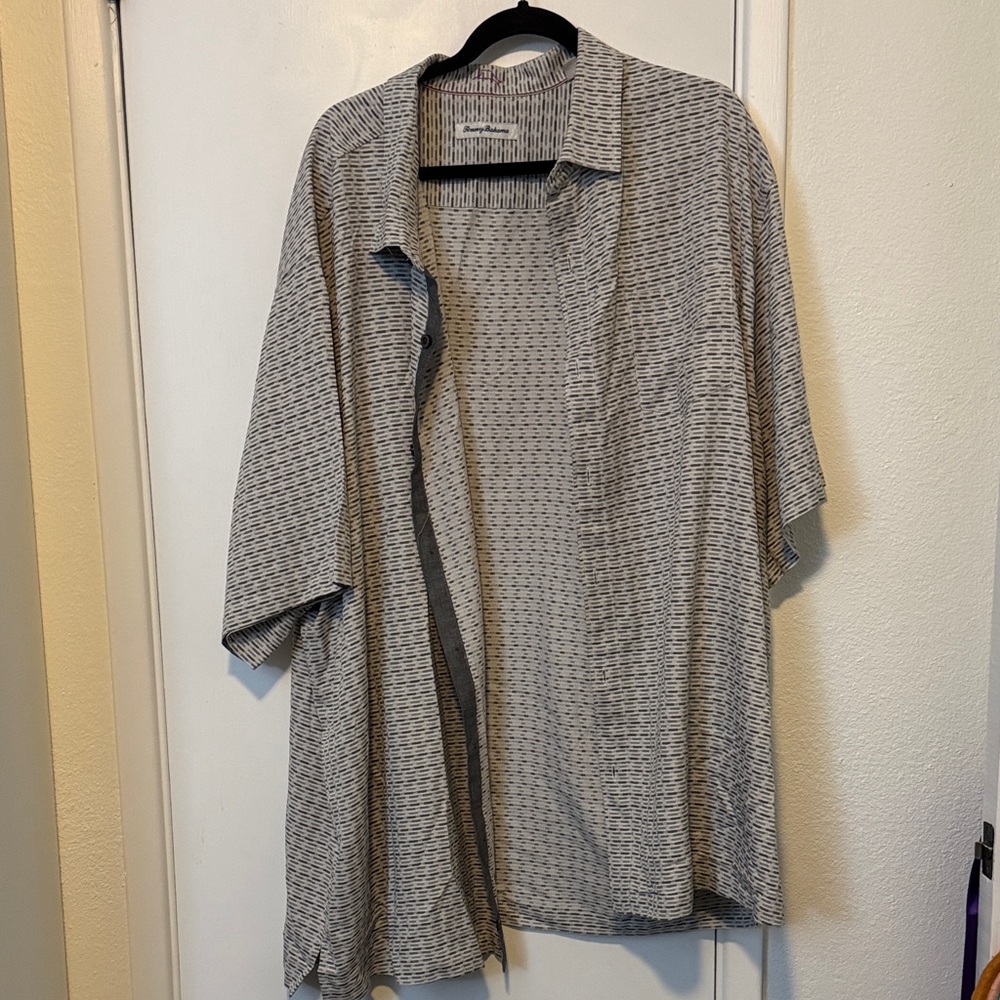 Tommy Bahama Men's Gray Button-up
